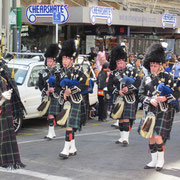 Pipes and Drums bei der Christmas-Parade