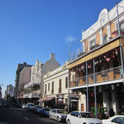 Die Long Street (rechte Strassenseite)