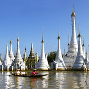 Antike Pagoden am Inle See.
