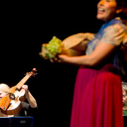 Johanna Rose / violas y Lola Botello / actriz y presentadora