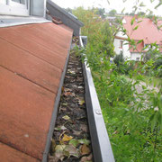 Verstopfte Dachrinne