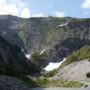 Die Lünerseebahn führt direkt zum Lünersee auf 1.979 m. Dieses ist ein Paradies für Wanderer, Bergsteiger und Angler.