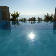 Sonne im Pool