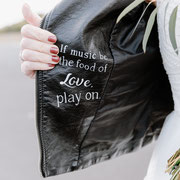 verstop tekstjes op bruidsjasje door sabrina , aim your wedding