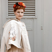 wie kan een jasje verzorgen voor bruid? met tekst en bloemen? Aim your wedding