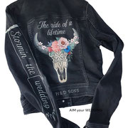 skull op jasje gedecoreerd door sabrina van aim your wedding