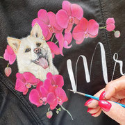 wie kan mijn hond schilderen op jas tussen bloemen? Sabrina van aim your wedding