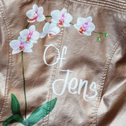 beschilderd goudkleurig jasje voor bruid door aim your wedding