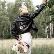 waar laat je leren jasje beschilderen of borduren met bloemen en tekst voor trouwdag? Sabrina, aim your wedding
