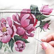 wie kan mijn jasje personaliseren voor de bruiloft met mijn geboortebloemen? Sabrina. aim your wedding