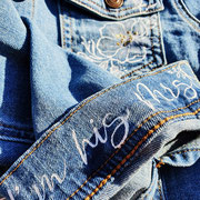 gepersonaliseerd spijkerjasje vol grapjes, door sabrina, aim your wedding