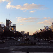 La plus grande avenue de Buenos Aires; 9 files de chaque côté!