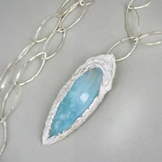 Lange Kette mit Aquamarinanhänger, Silber