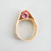 750er Roségoldring mit rosa Turmalin