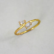Ästchenring, 750er Gelbgold mit zwei Diamanten in Navetteform