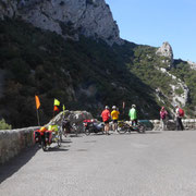 Dans les gorges de Galamus, le plus bel endroit de cette région, où coule l'Agly.