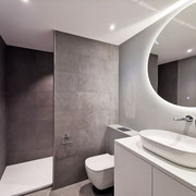 VUE SUR LA SALLE D'EAU APRES RENOVATION