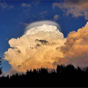 Powerwolken mit Heiligenschein