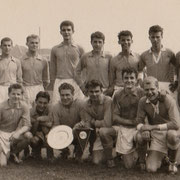 1959, NFV Jugendpokal-Sieg in Hamburg, Manfred Kühne, Preußen Hameln 07, kniend, links