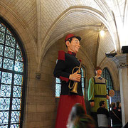 Hôtel de Ville, les géants dans le hall / Photo JH