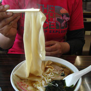 ひもかわラーメン。太いのではなく「超幅広い！」