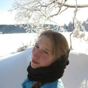 Julia Pöselt im Schnee in Dittersdorf
