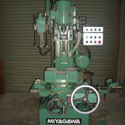 宮川工機MKN-2型チェーンのみ付建築用油圧式角のみ盤（１）