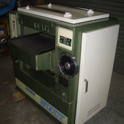 常盤工業AD-451自動一面かんな盤（２）定盤自動昇降、三枚刃。