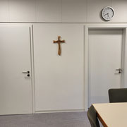 Das Kreuz im Pfarrsaal St. Ansgar