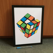 Cuadro RUBIK (sin vidrio)  / 30 x 40 cms./ 1 unidad / Arriendo: $ 7.000 / Garantía: $ 30.000