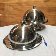 CAMPANAS Y PLATOS ACERO INOXIDABLE/ ARRIENDO: $12.000 SET (CAMPANA+PLATO O CAMPANA+BASE PEDESTAL) / GARANTIA: $10.000 POR CADA PIEZA.