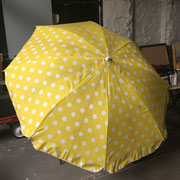Quitasol grande lunares AMARILLO BLANCO / REF: VAR- / 2.50 Mt./ 1 unidad / Arriendo: $ 5.000 c/u / Garantía: $ 15.000