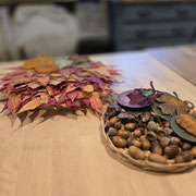 et voilà une coupe colorée et une couronne décoratives pour sublimer votre intérieur des belles couleurs de  l'automne