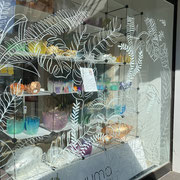 Ein wunderbar großes Schaufenster, das man auch noch bemalen kann.