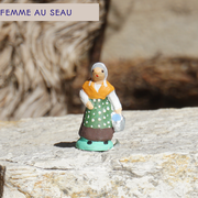 femme au seau