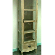 VITRINA MADERA / REF: MUE-035/ 1 UNIDAD / Medidas: Alto: 1,84 x Ancho: 0,55 x fondo: 0,35 cms. / ARRIENDO: $ 35.000 / GARANTIA: $ 140.000