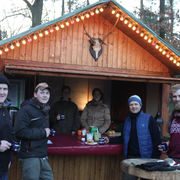 Unsere Wald-Hütte wartet mit Wild-Produkten und Waldbeer-Glühwein. Harzer Tanne