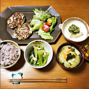 [Kuroneko no Instagram] 01/06/2016 Jantar de hoje🍴Eu estou coletando repouso de hashi😊
