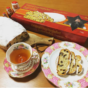 [ Kuroneko no Instagram ] 25/12/2016  Feliz natal! Estou descansando um pouco, provei hoje Stollen na casa de um amigo que chegou da Alemanha😊Tenham um bom natal. Boas festas 🎄✨ Que seus desejos de Natal se realizem! ️ 😊