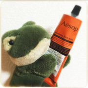 [Kuroneko no Instagram] 02/11/2015 Este creme corporal cheira a cítricas frescas 🍊 É tão agradável 😍💕