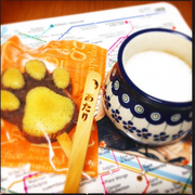 [Kuroneko no Instagram] 29/12/2014 É um doce chamado de "Ippo" em Yamanashi do Seigetsu ♪