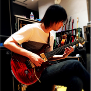 [Kuroneko no instagram] 07/07/2015 Ensaio dia 8! Karukan tocando sua nova guitarra 🎸🎶👍