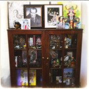 [Kuroneko no Instagram] 15/01/2016 Meu gabinete de curiosidades 👍✨ ‪#‎アンティーク家具‬ ‪#‎antique‬