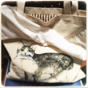 [Kuroneko no instagram] 30/06/2015 Terceiro dia de ensaio! Minha bolsa nova de neko (gato), e eu vou fazer o meu melhor hoje também 🐱💕