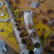 SAXO ALTO SELMER ARGENTE MARK VI EN COURS DE RESTAURATION