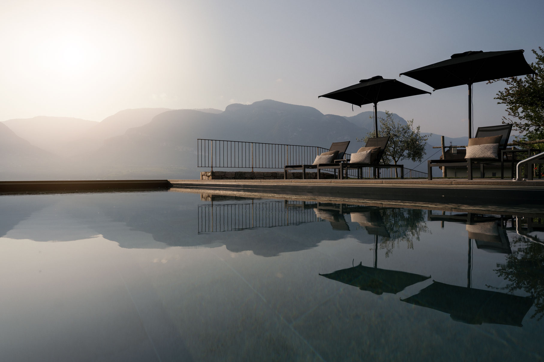 ANSITZ ROMANI - Tramin an der Weinstraße • Boutiquehotel mit Haubenrestaurant in Südtirol • Member of Mountain Hideaways ©Marika Unterladstätter