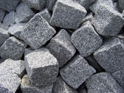 Granit Pflasterstein grau, spaltrau