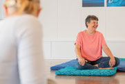 Barbara Burkhardt unterrichtet Yin Yoga in Zürich