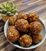 Dattel-Energy-Balls Multi-Zerkleinerer "Up and Down" Pamoered Chef