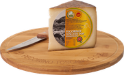 maremma pecora formaggio pecorino caseificio toscano toscana spadi follonica spicchio pezzo taglio tagliato pezzettino italiano origine latte italia DOP dop stagionato